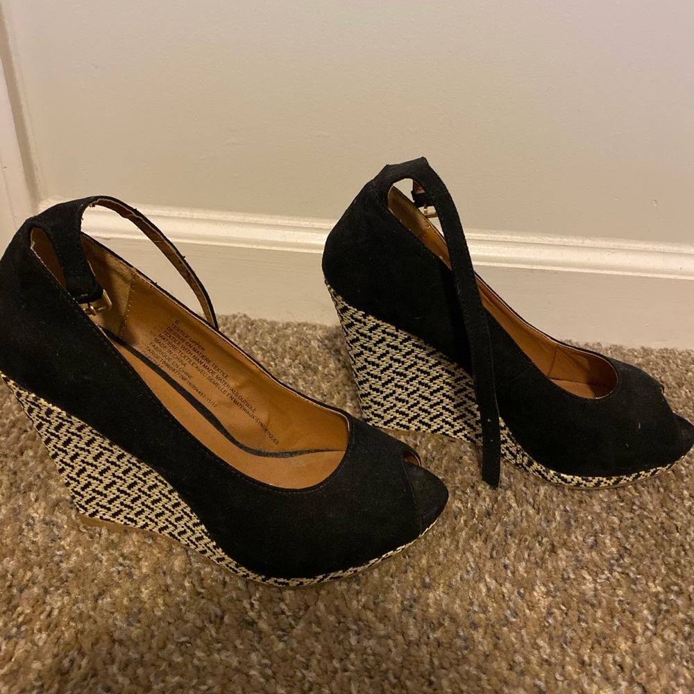 Shoes - Picture 3 of 3